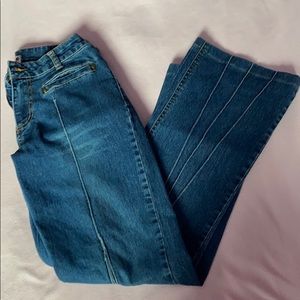 Unique straight leg  jeans
